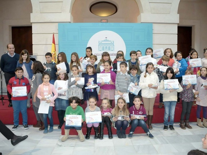 Entregados los premios del certamen 'Pinta tu Constitución'
